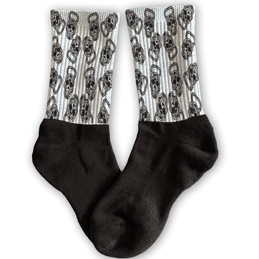 Athletic crew socks with kettlebell skull pattern, perfect for gym workouts and fitness gifts.